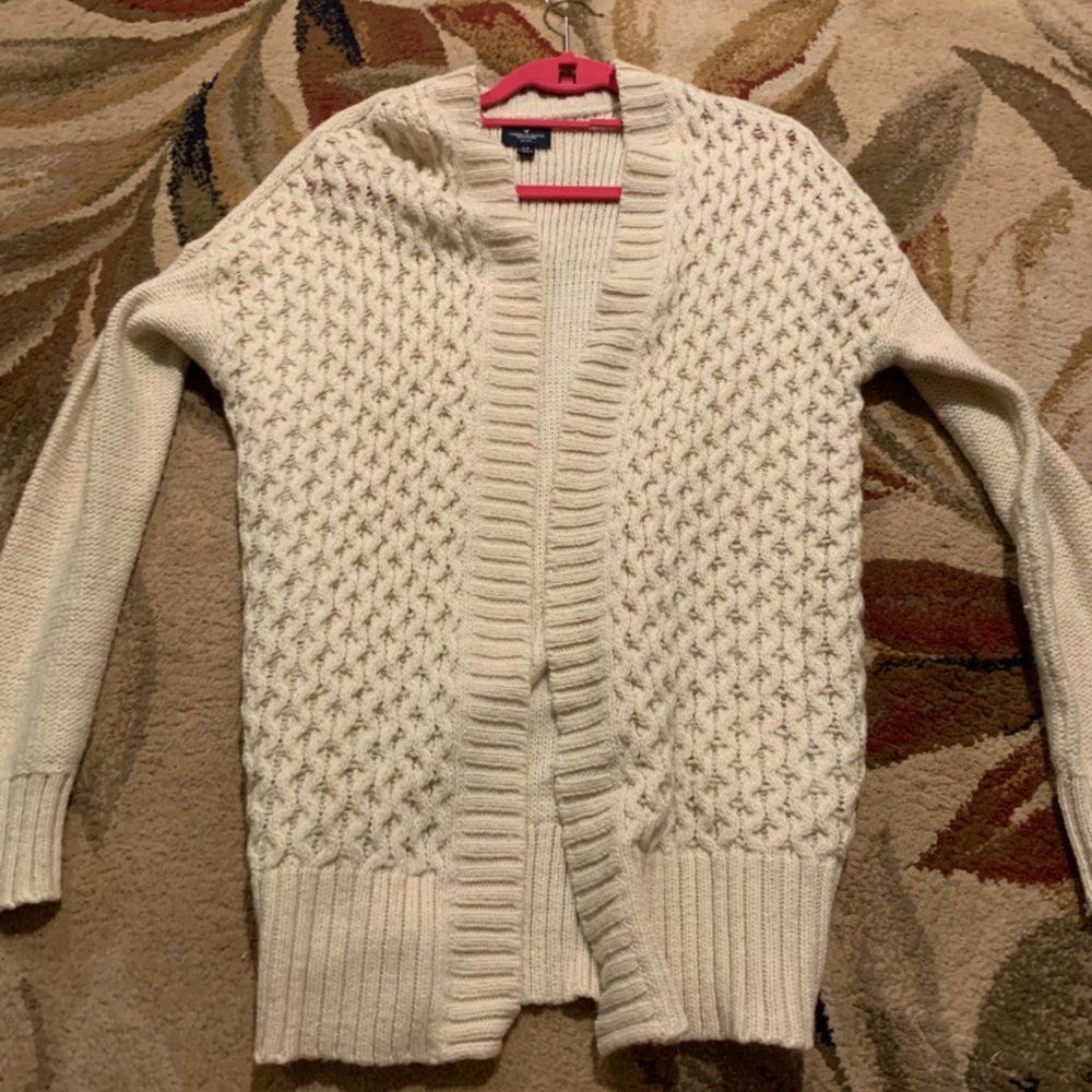 American Eagle creme cardigan s